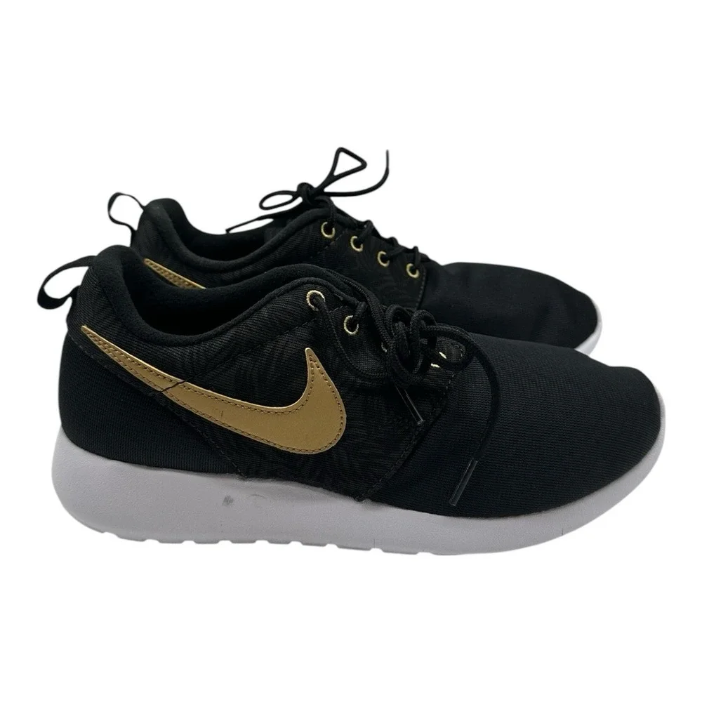 Nike Roshe One Print GS Running Shoes Size Youth 6.5 Womens 8 Black Gold Sneaker - Picture 2 of 10